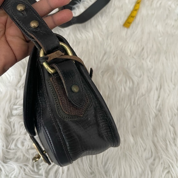 RARE 1980s Dooney & bourke leather saddle bag with RiRi zipper - Picture 4 of 11